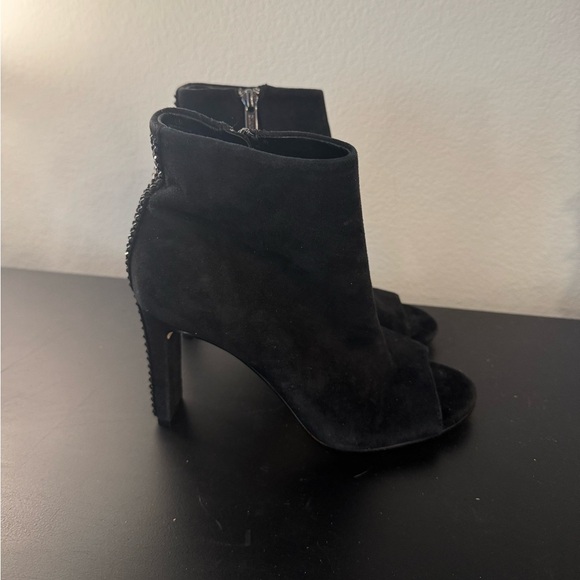 Gianni Bini Women’s Black Studded Peep Toe Booties Size 6 - Picture 1 of 6